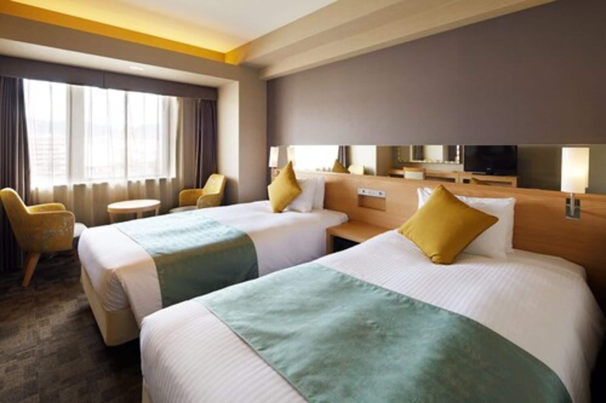 โรงแรมอัลมอนต์ โรงแรม 4*
