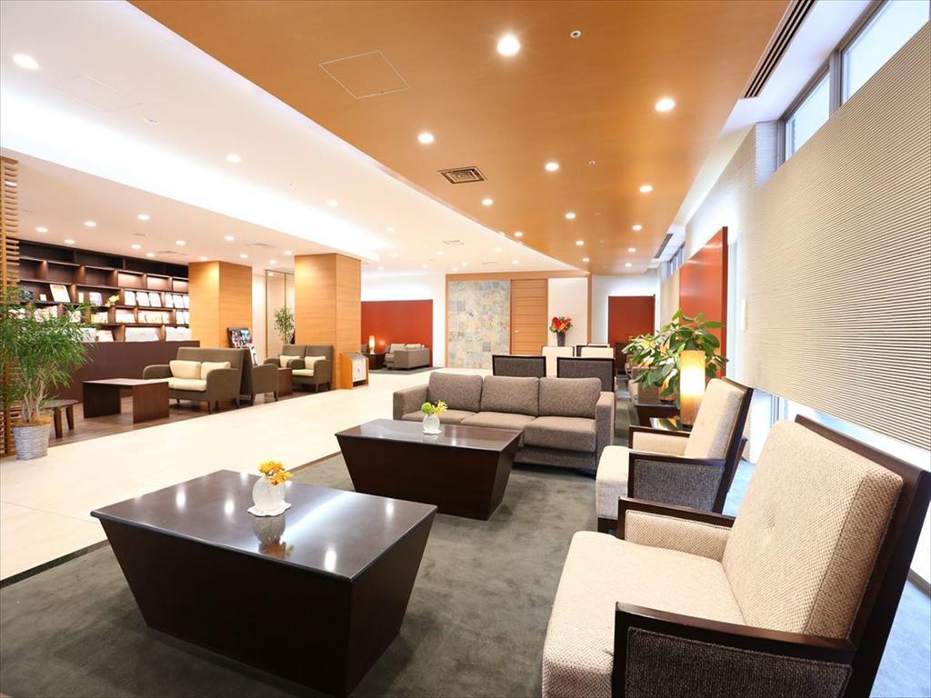 โรงแรม โรงแรมอัลมอนต์ 4*