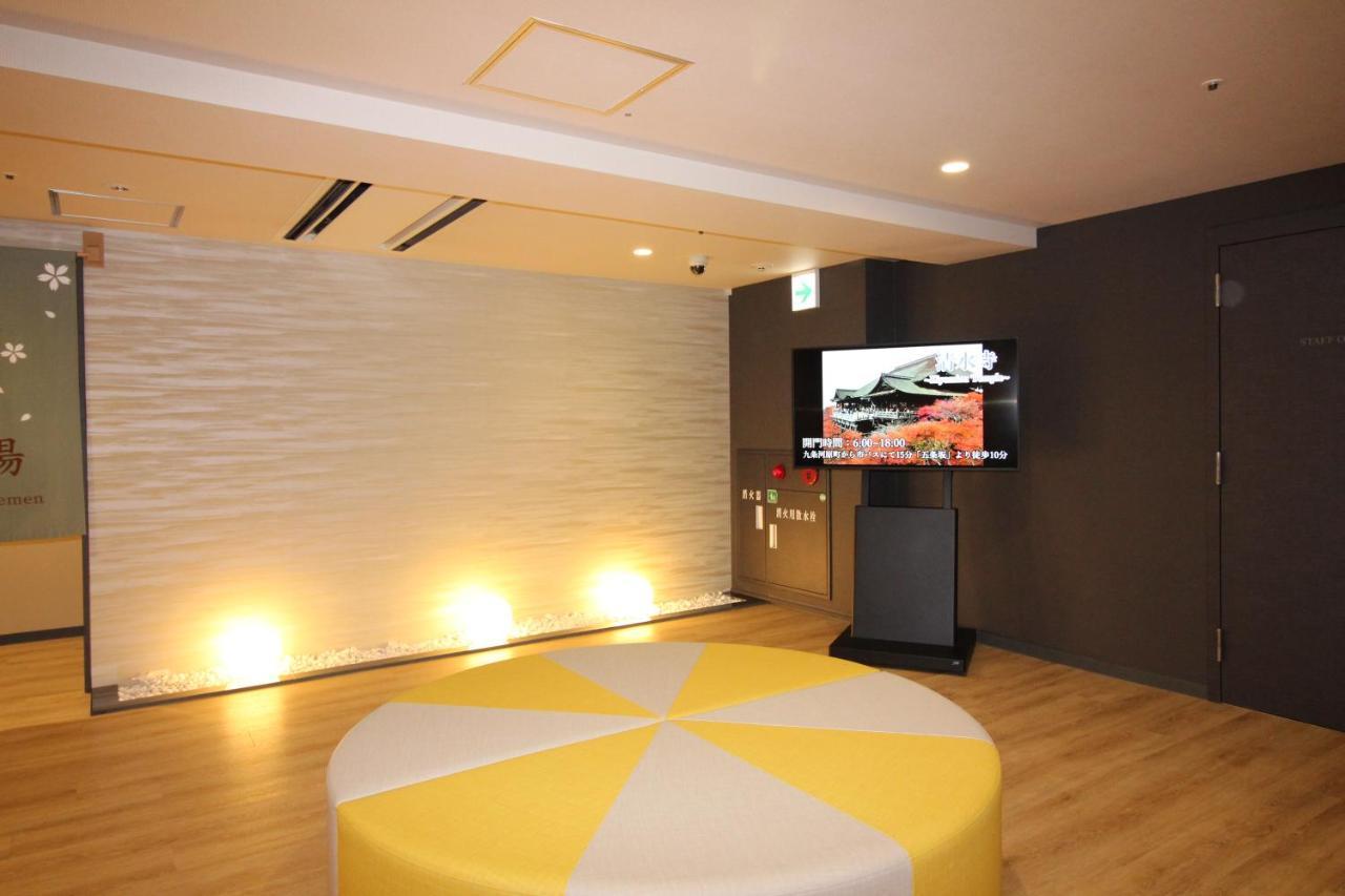 โรงแรม โรงแรมอัลมอนต์